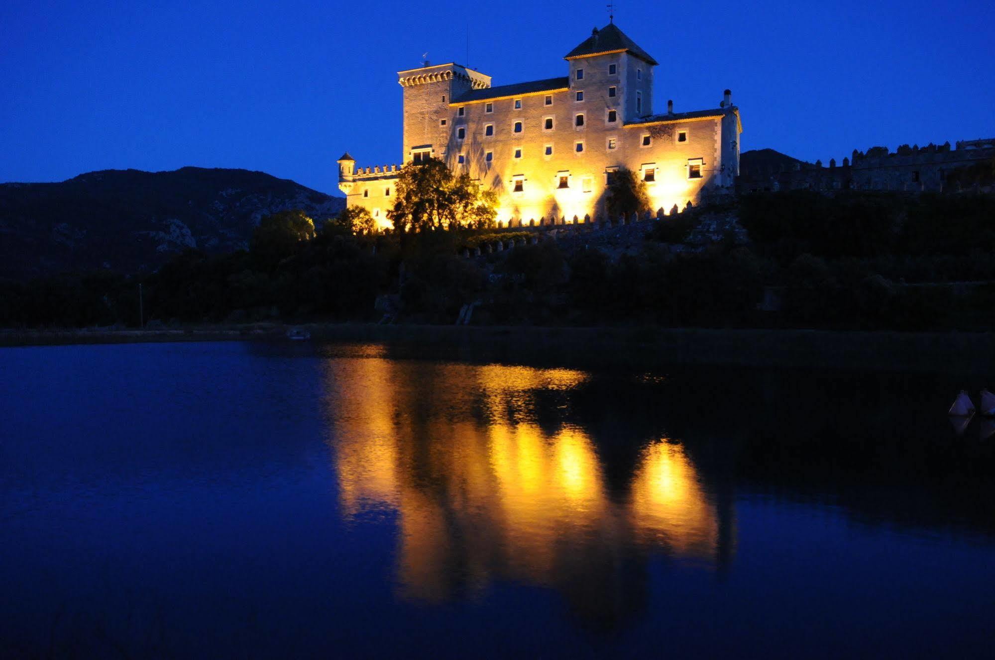 Castell De Riudabella Apartment Vimbodi I Poblet Luaran gambar